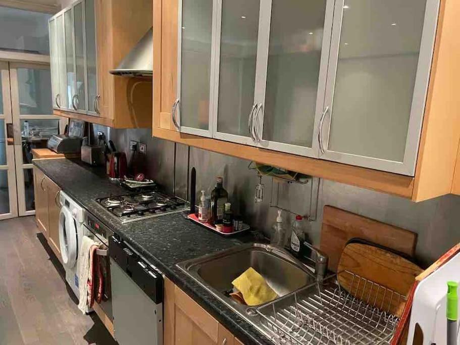 Large Studio Flat In Kensington Londyn Zewnętrze zdjęcie
